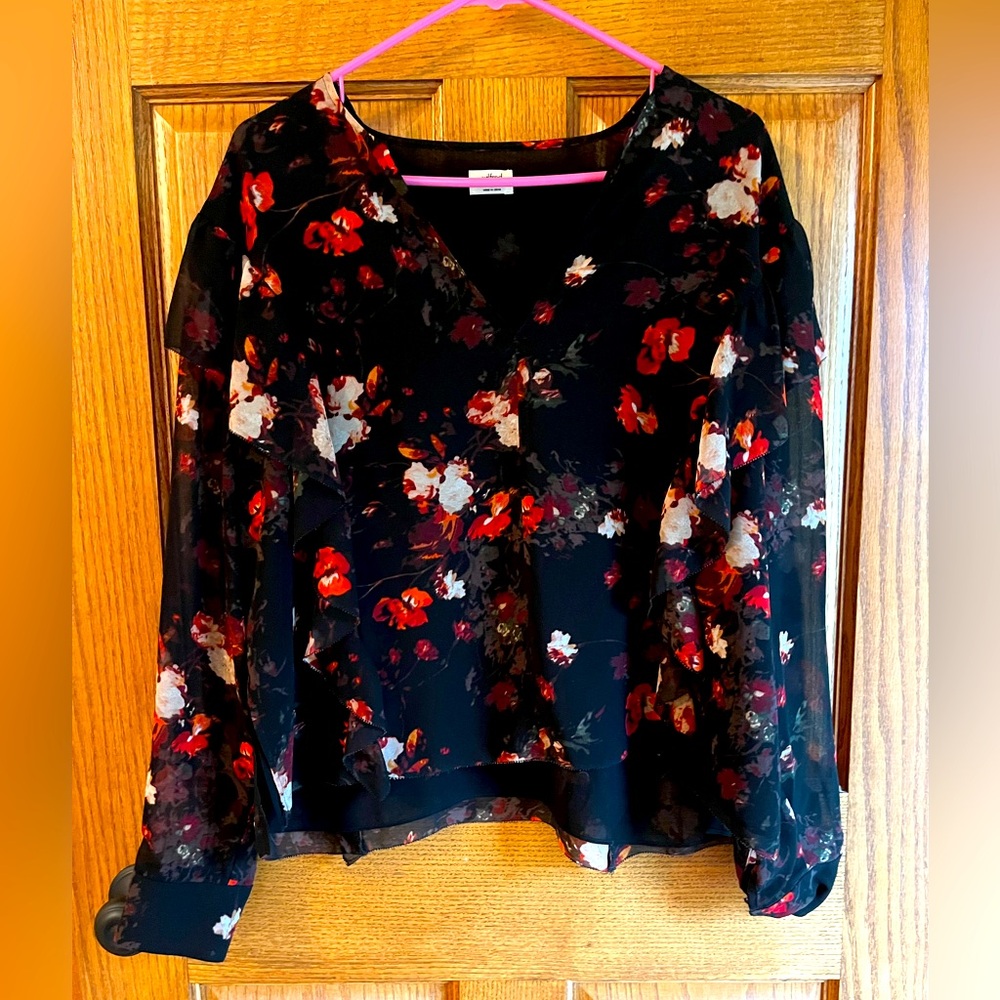 Wilfred Aritzia Floral Black Medium Women's Top Ruffles long sleeves